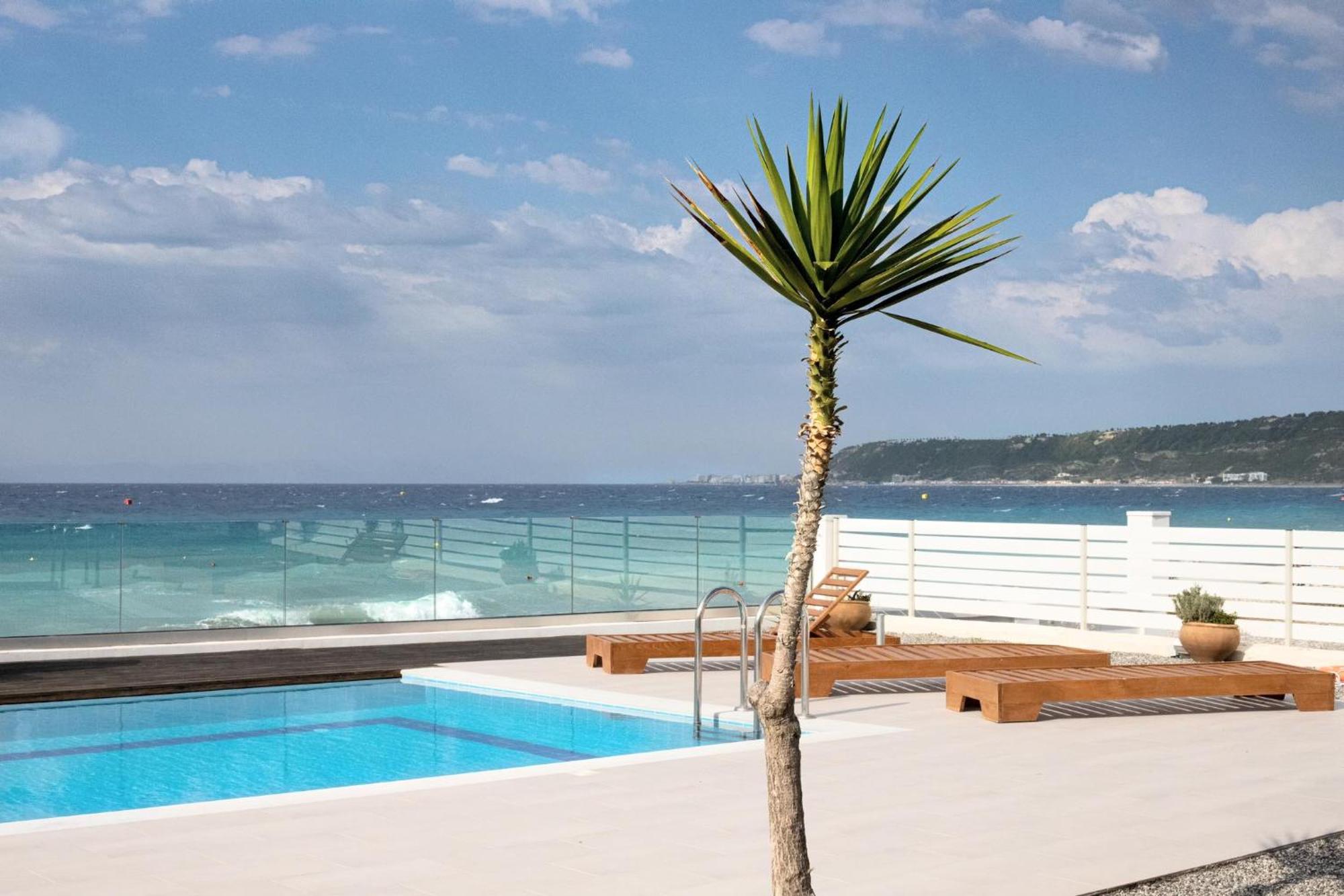 Vaso Beach Front Villa Ialysos  Bagian luar foto